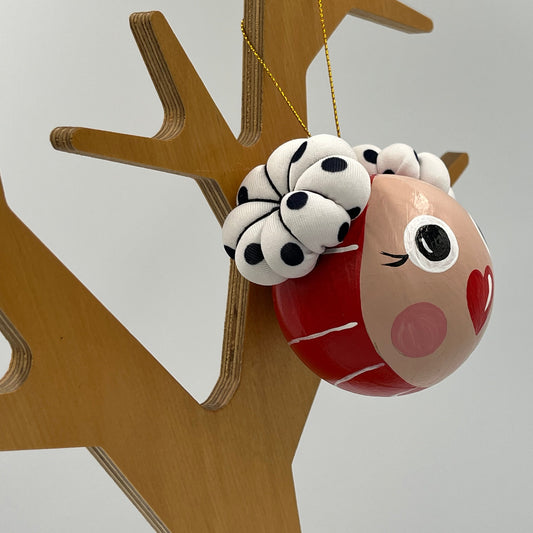 ΙΡΙΣ Χειροποίητη Μπάλα Στολισμού Κοριτσάκι με Υφασμάτινα Κοτσιδάκια