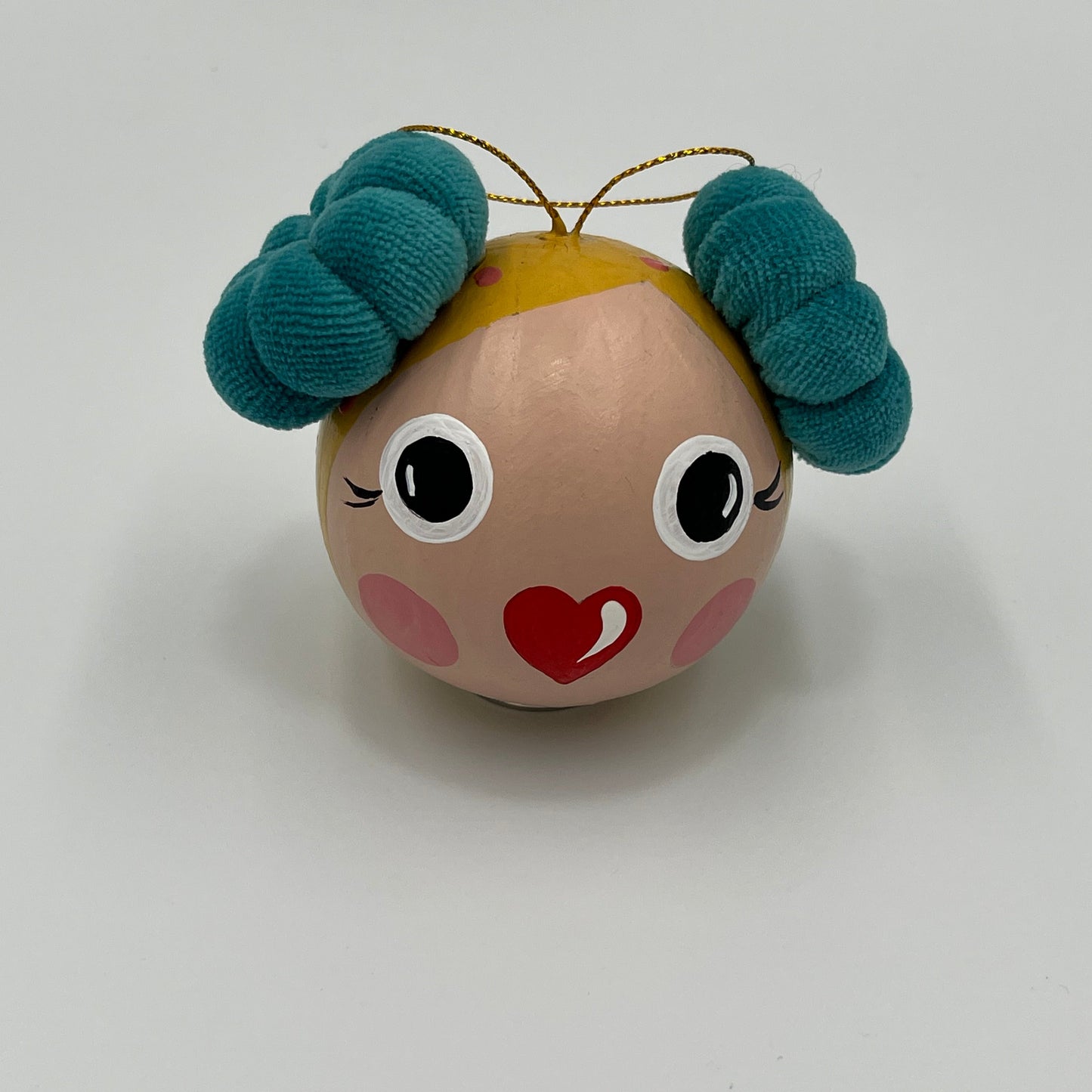 ΦΑΙΔΡΑ Χειροποίητη Μπάλα Στολισμού Κοριτσάκι με Υφασμάτινα Κοτσιδάκια