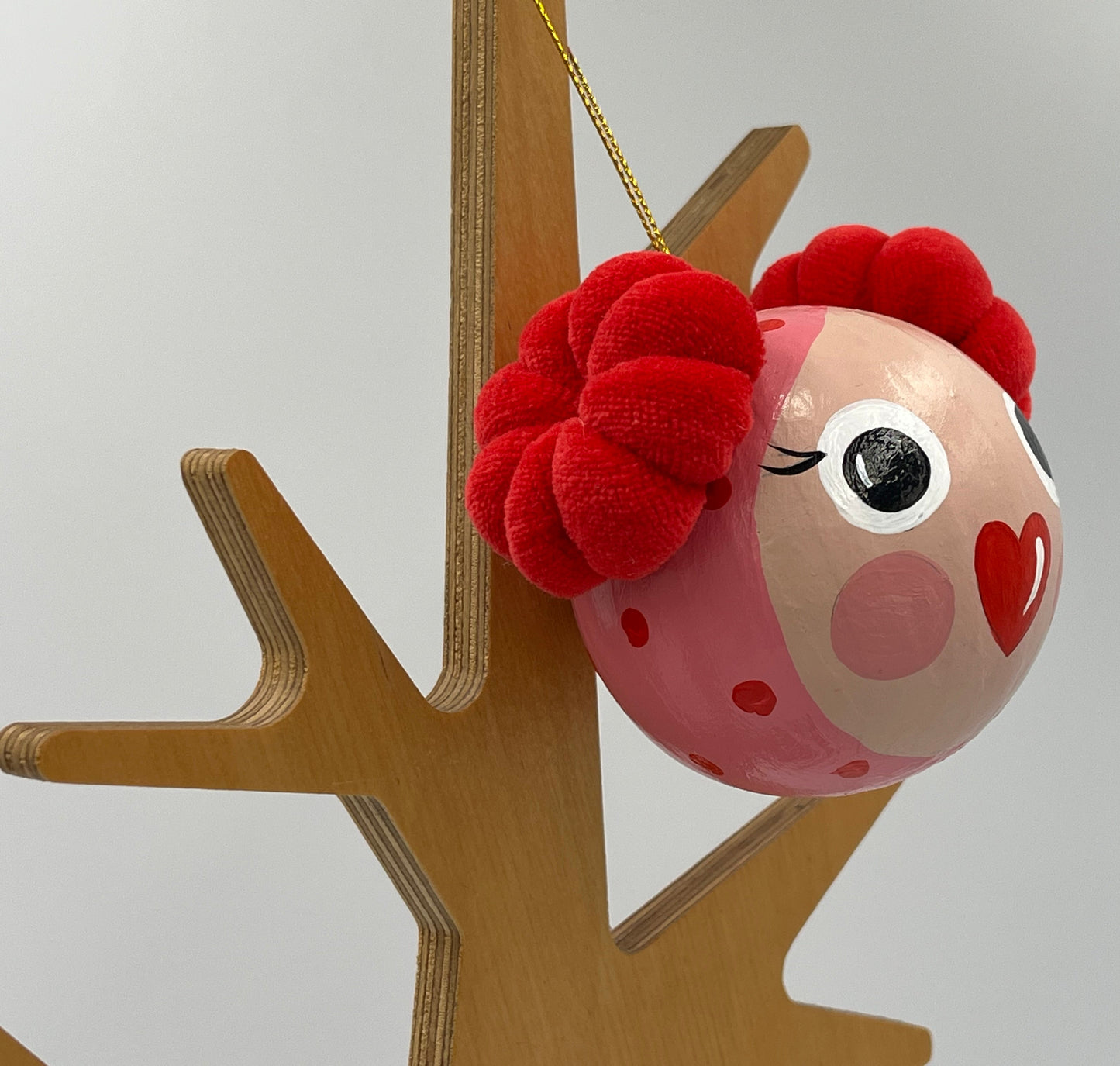 ΜΕΛΙΝΑ Χειροποίητη Μπάλα Στολισμού Κοριτσάκι με Υφασμάτινα Κοτσιδάκια