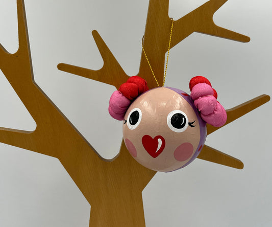 ΕΛΕΟΝΩΡΑ Χειροποίητη Μπάλα Στολισμού Κοριτσάκι με Υφασμάτινα Κοτσιδάκια