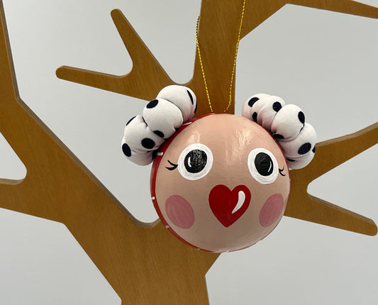 ΙΡΙΣ Χειροποίητη Μπάλα Στολισμού Κοριτσάκι με Υφασμάτινα Κοτσιδάκια