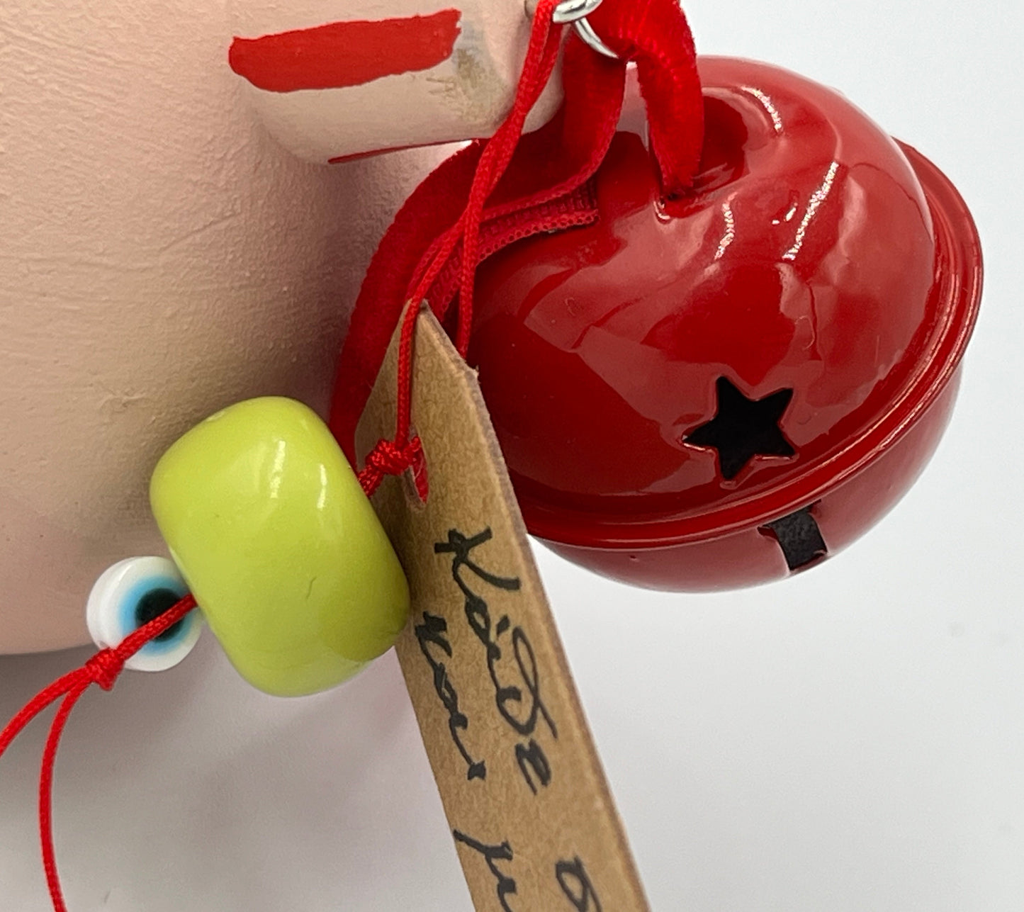 Κρεμαστό Γούρι με Ξύλινη Σβούρα & Κουδουνάκι - 3 Χρώματα