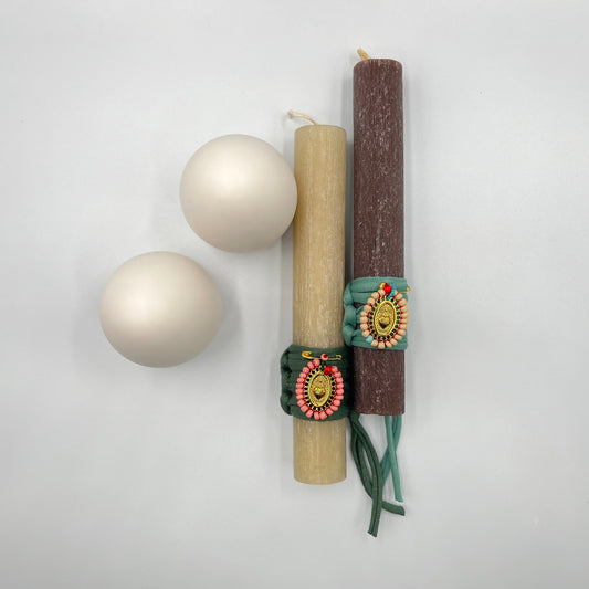 Ξυστή Λαμπάδα με Χειροποίητο Φυλαχτό Χάντρες