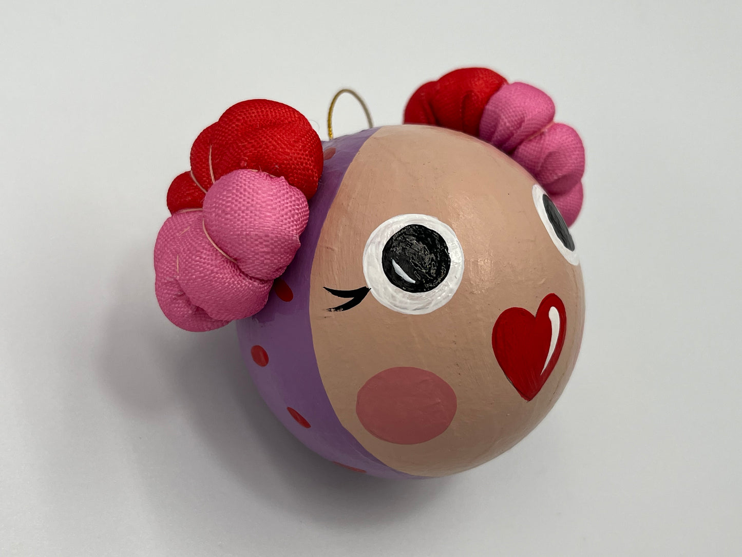 ΕΛΕΟΝΩΡΑ Χειροποίητη Μπάλα Στολισμού Κοριτσάκι με Υφασμάτινα Κοτσιδάκια