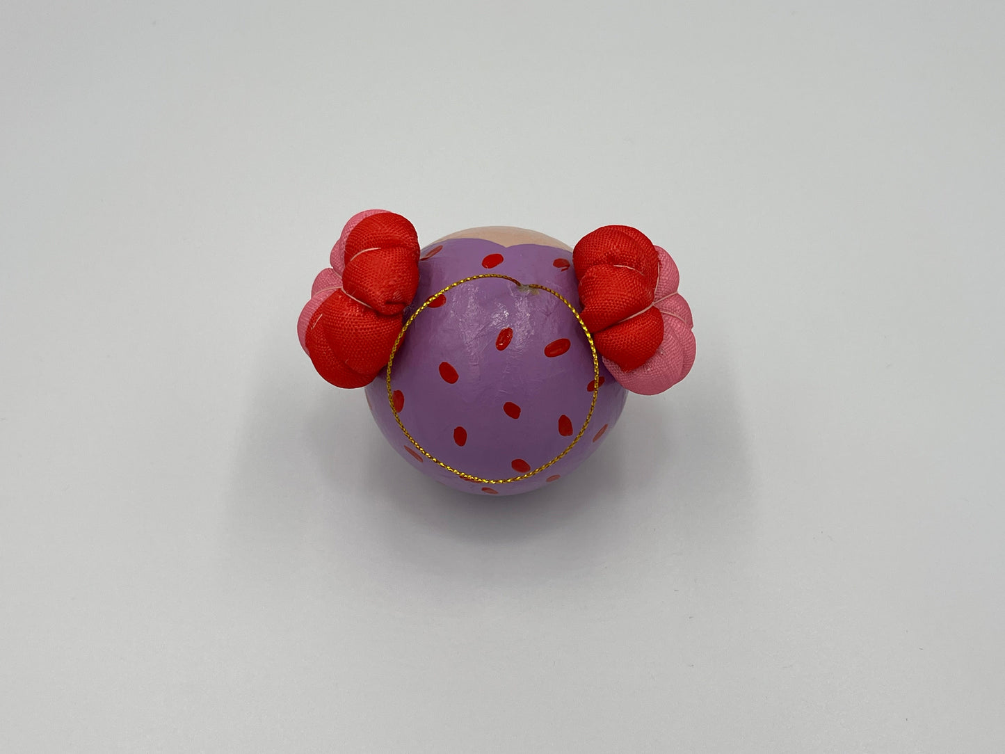 ΕΛΕΟΝΩΡΑ Χειροποίητη Μπάλα Στολισμού Κοριτσάκι με Υφασμάτινα Κοτσιδάκια