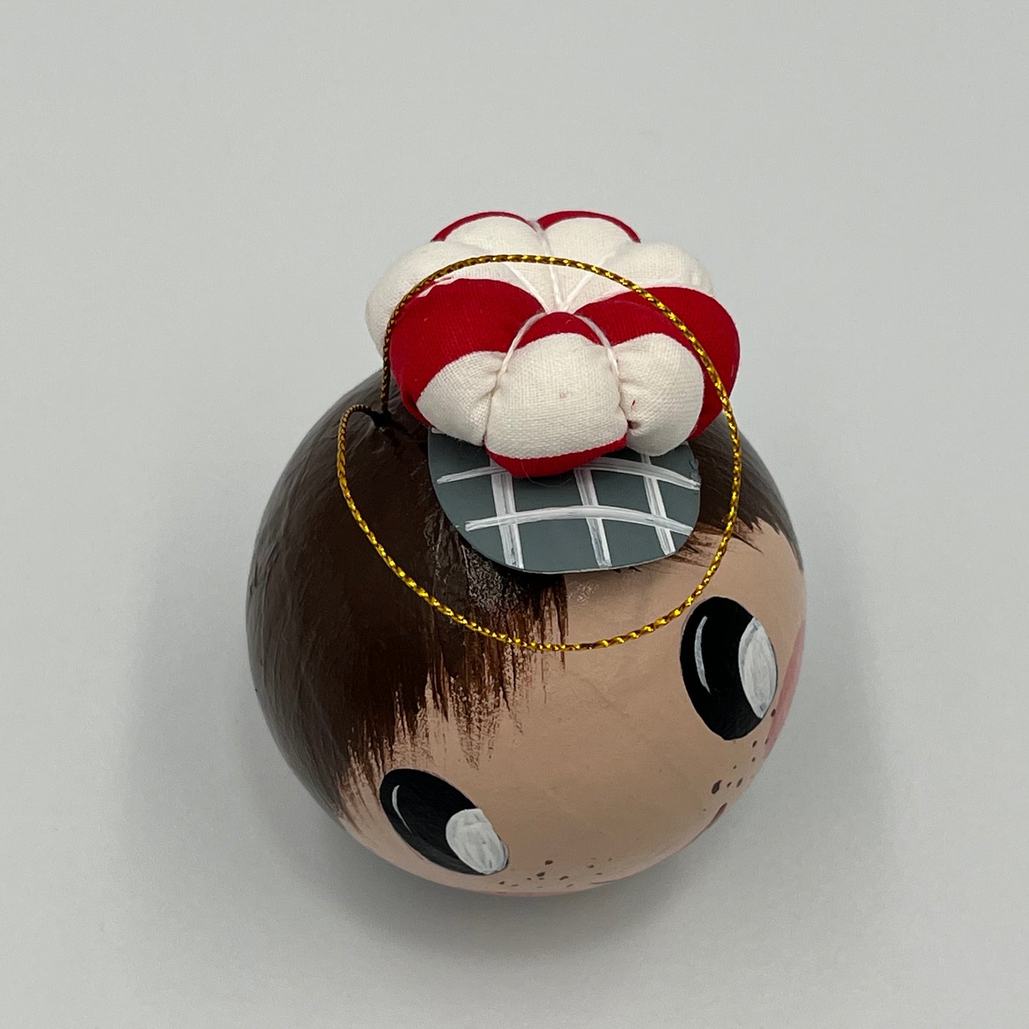 ΑΓΑΘΟΚΛΗΣ Χειροποίητη Μπάλα Στολισμού Αγοράκι με Υφασμάτινο Καπέλο