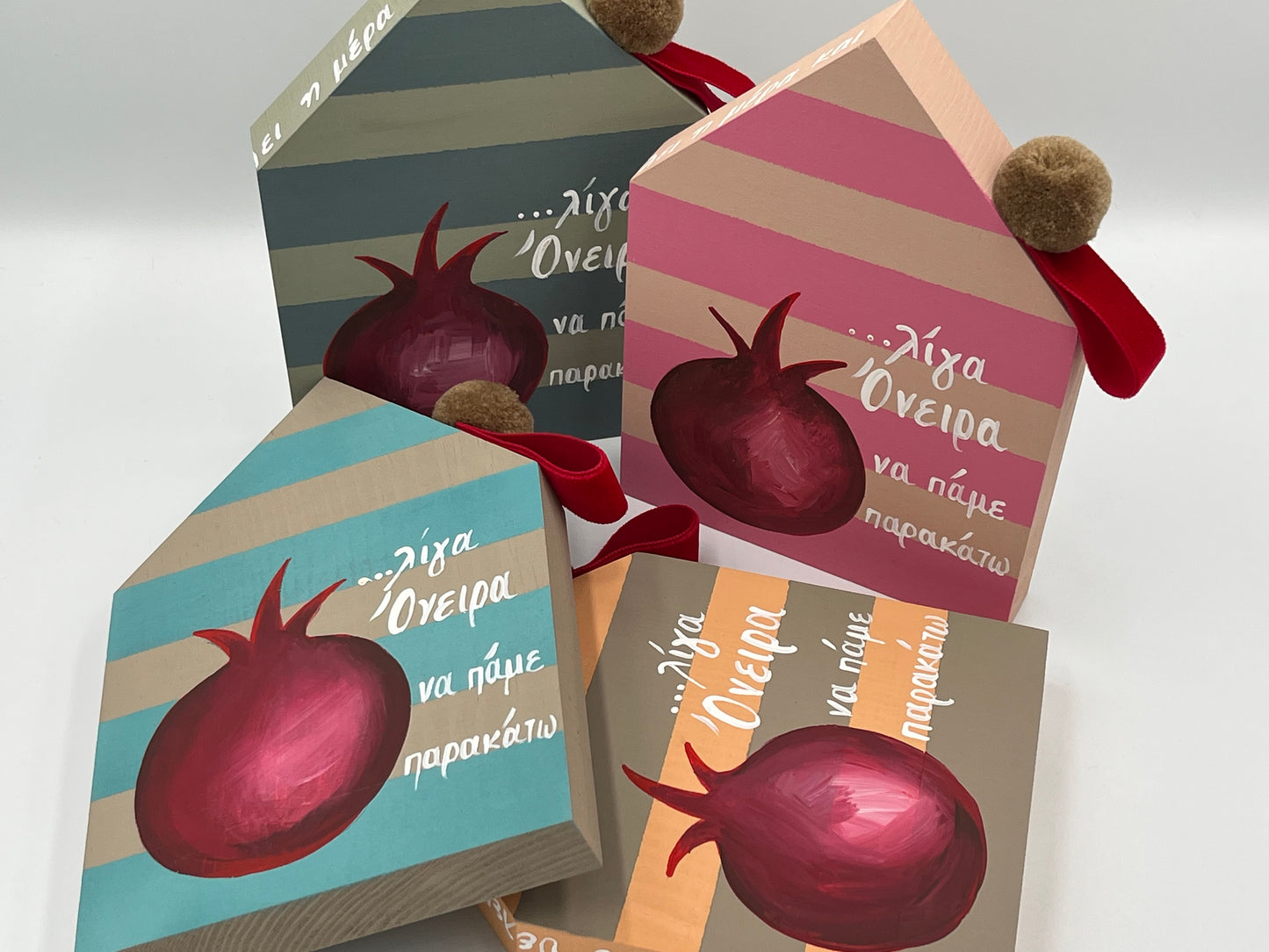 Eπιτραπέζιο Διακοσμητικό Ξύλινο Σπίτι με Ρόδι – 4 Χρώματα